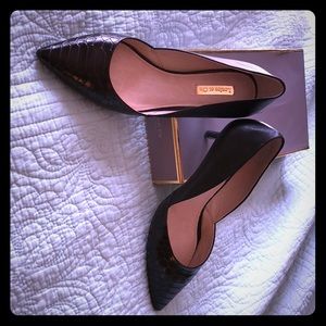 Brand New in the box Louise et Cie 7w